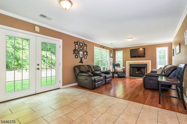 8 Spruce Dr, Green Twp., NJ 07821