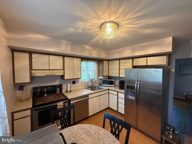 711 MARPLE DR, West Chester, PA 19382