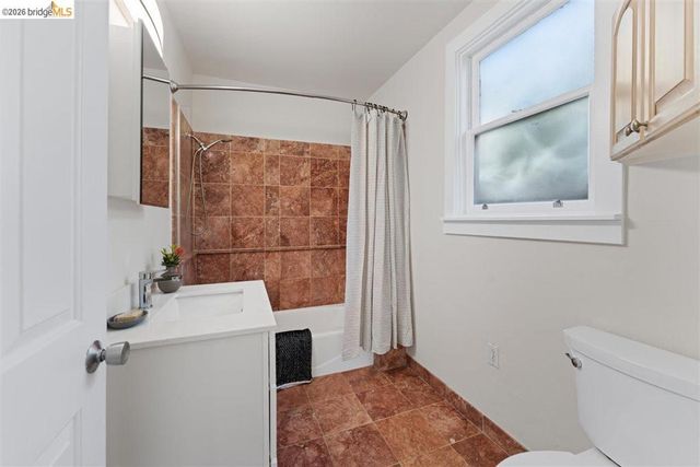 5332 Locksley Ave, Oakland, CA 94618