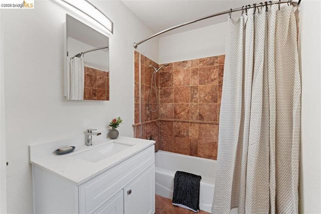 5332 Locksley Ave, Oakland, CA 94618