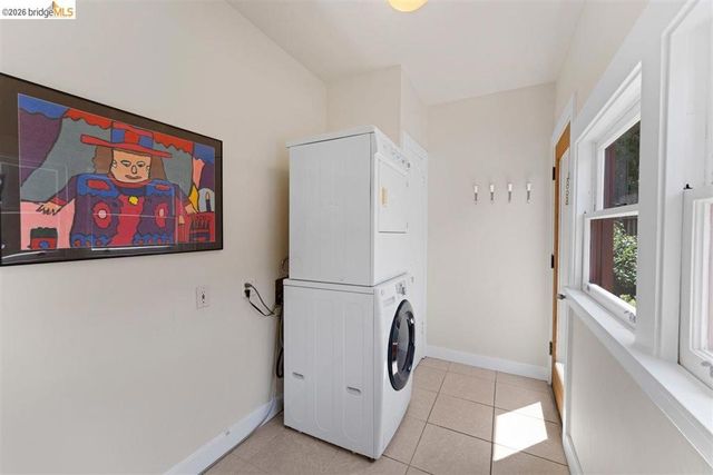 5332 Locksley Ave, Oakland, CA 94618