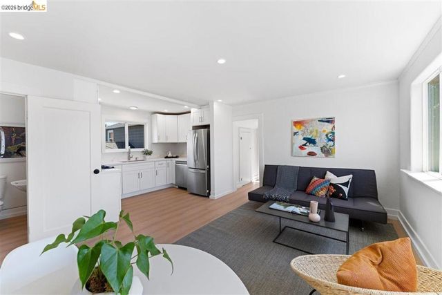 5332 Locksley Ave, Oakland, CA 94618