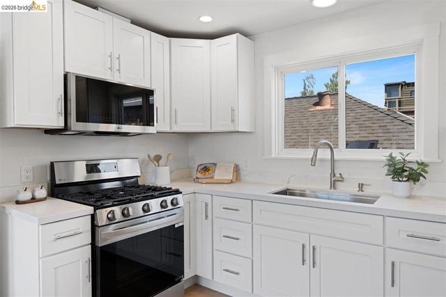 5332 Locksley Ave, Oakland, CA 94618