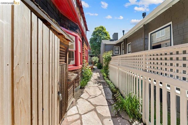 5332 Locksley Ave, Oakland, CA 94618