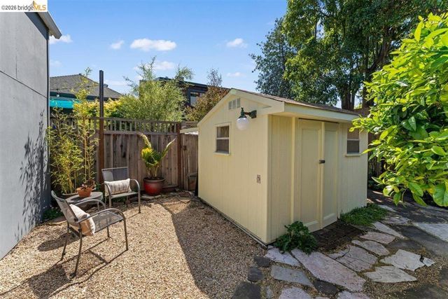 5332 Locksley Ave, Oakland, CA 94618