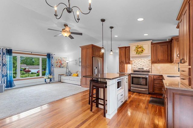 2542 RIVERVIEW DRIVE, Green Bay, WI 54313