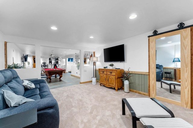 2542 RIVERVIEW DRIVE, Green Bay, WI 54313