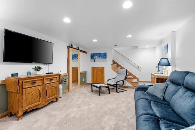 2542 RIVERVIEW DRIVE, Green Bay, WI 54313