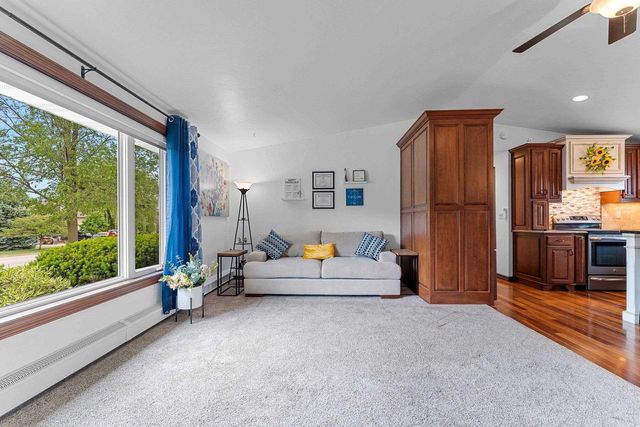 2542 RIVERVIEW DRIVE, Green Bay, WI 54313