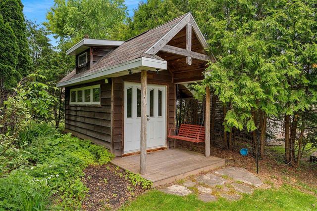 2542 RIVERVIEW DRIVE, Green Bay, WI 54313