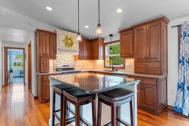2542 RIVERVIEW DRIVE, Green Bay, WI 54313
