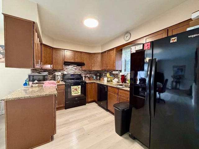 119 Beekman Dr 119, Agawam, MA 01106