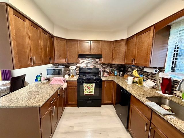 119 Beekman Dr 119, Agawam, MA 01106
