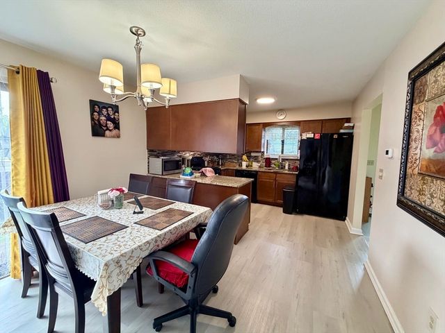 119 Beekman Dr 119, Agawam, MA 01106