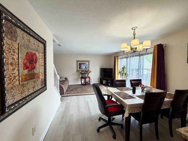 119 Beekman Dr 119, Agawam, MA 01106