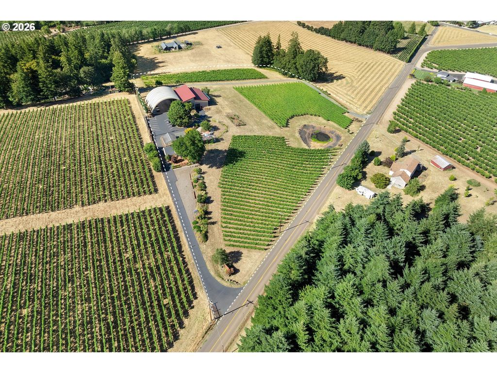 Image 1 of property listing at 11931 Se HOOD VIEW Rd, Amity, OR 97101