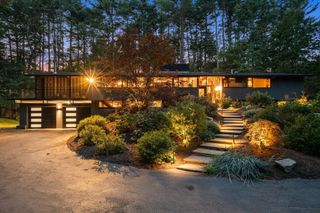 127 Commerford Rd, Concord, MA 01742