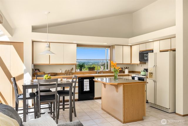 611 S 32nd Street, Renton, WA 98055