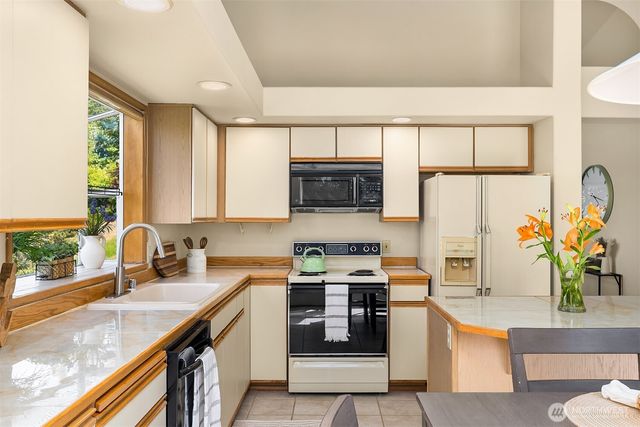 611 S 32nd Street, Renton, WA 98055