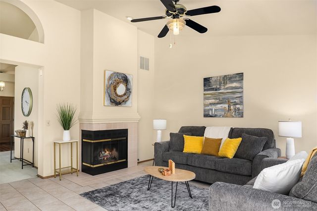 611 S 32nd Street, Renton, WA 98055
