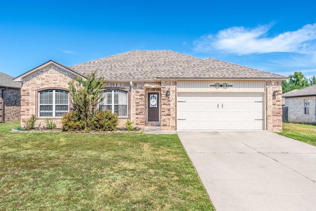 69 Smarty Jones Circle, Austin, AR 72007