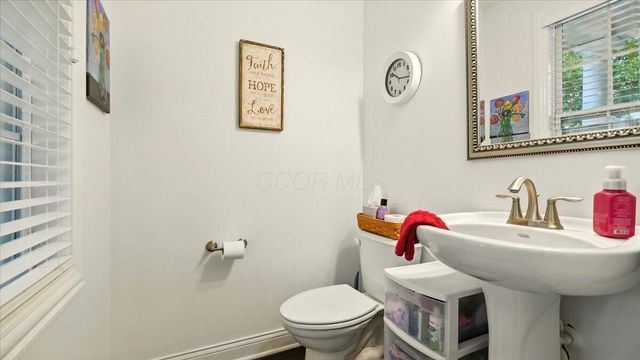 5025 Blackstone Edge Drive, New Albany, OH 43054