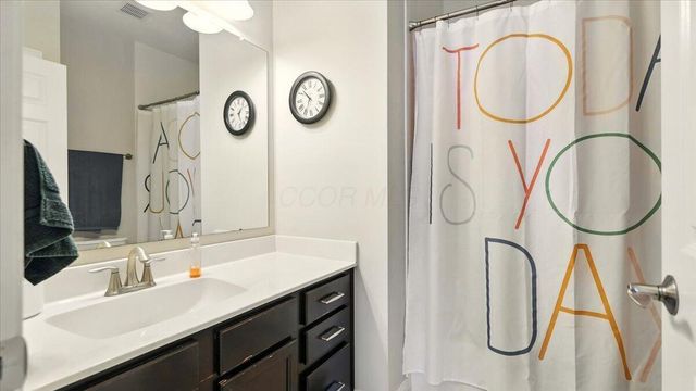 5025 Blackstone Edge Drive, New Albany, OH 43054