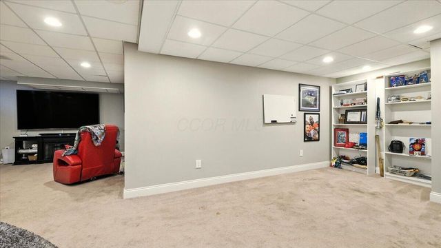 5025 Blackstone Edge Drive, New Albany, OH 43054