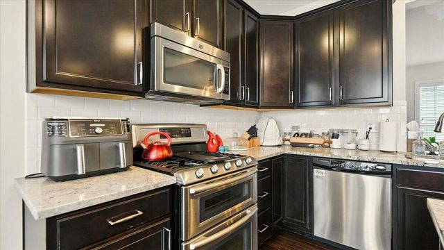 5025 Blackstone Edge Drive, New Albany, OH 43054