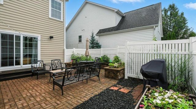 5025 Blackstone Edge Drive, New Albany, OH 43054