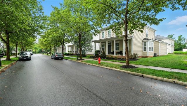 5025 Blackstone Edge Drive, New Albany, OH 43054