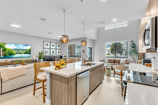 4725 NW 85th Ave 17, Doral, FL 33166