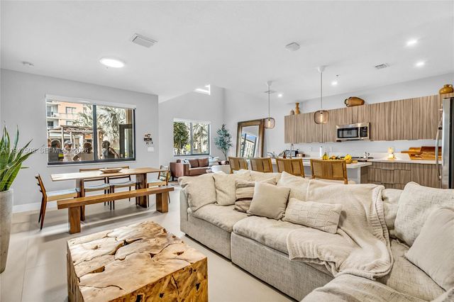 4725 NW 85th Ave 17, Doral, FL 33166