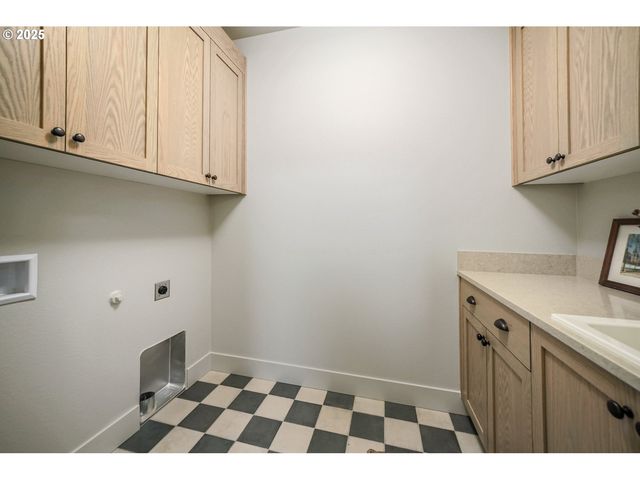 7541 Lennox Ln Ne, Keizer, OR 97303