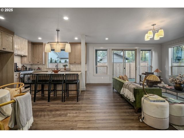 7541 Lennox Ln Ne, Keizer, OR 97303