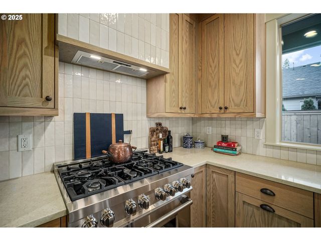 7541 Lennox Ln Ne, Keizer, OR 97303