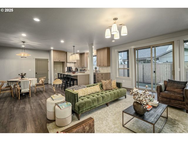 7541 Lennox Ln Ne, Keizer, OR 97303