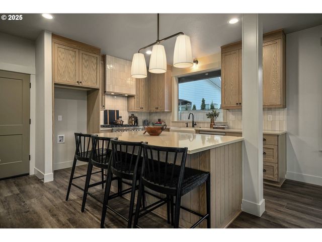 7541 Lennox Ln Ne, Keizer, OR 97303