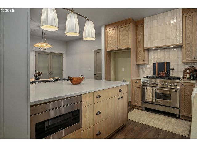 7541 Lennox Ln Ne, Keizer, OR 97303