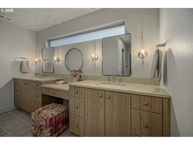 7541 Lennox Ln Ne, Keizer, OR 97303