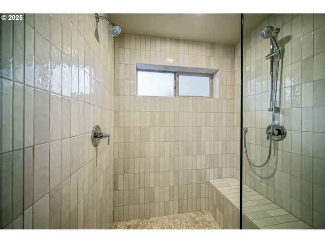 7541 Lennox Ln Ne, Keizer, OR 97303