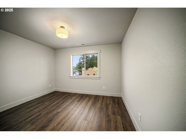 7541 Lennox Ln Ne, Keizer, OR 97303