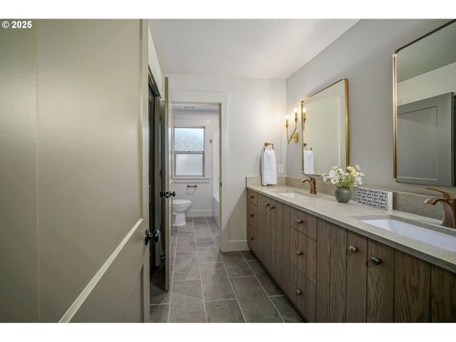 7541 Lennox Ln Ne, Keizer, OR 97303