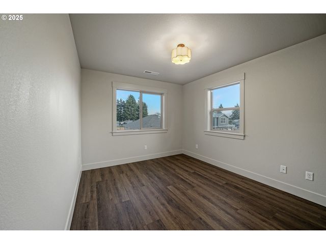 7541 Lennox Ln Ne, Keizer, OR 97303