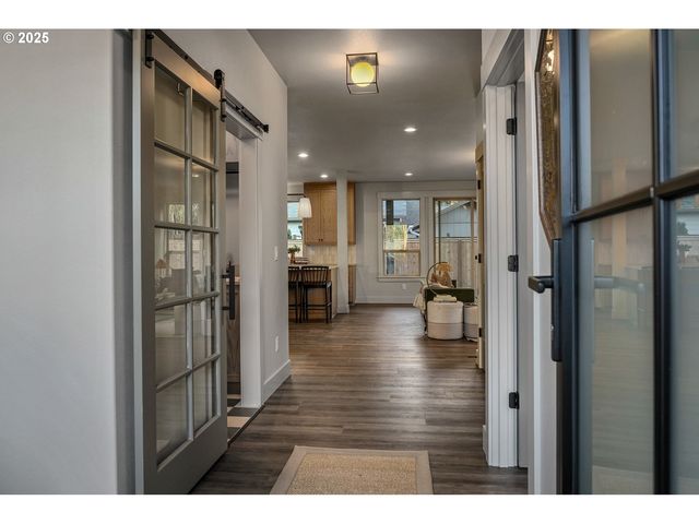 7541 Lennox Ln Ne, Keizer, OR 97303