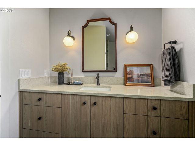 7541 Lennox Ln Ne, Keizer, OR 97303