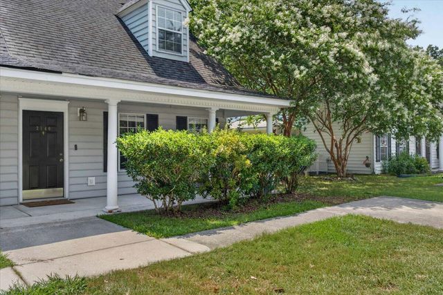 2140 Kings Gate Lane, Mount Pleasant, SC 29466