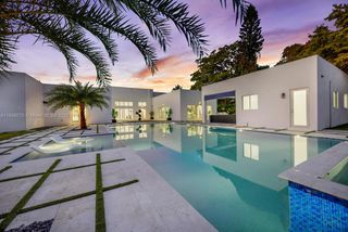 11220 SW 95th St, Miami, FL 33176