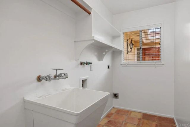 5942 Sagebrush Road, La Jolla, CA 92037