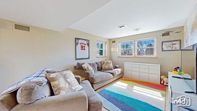 7731 Maple Street, Morton Grove, IL 60053